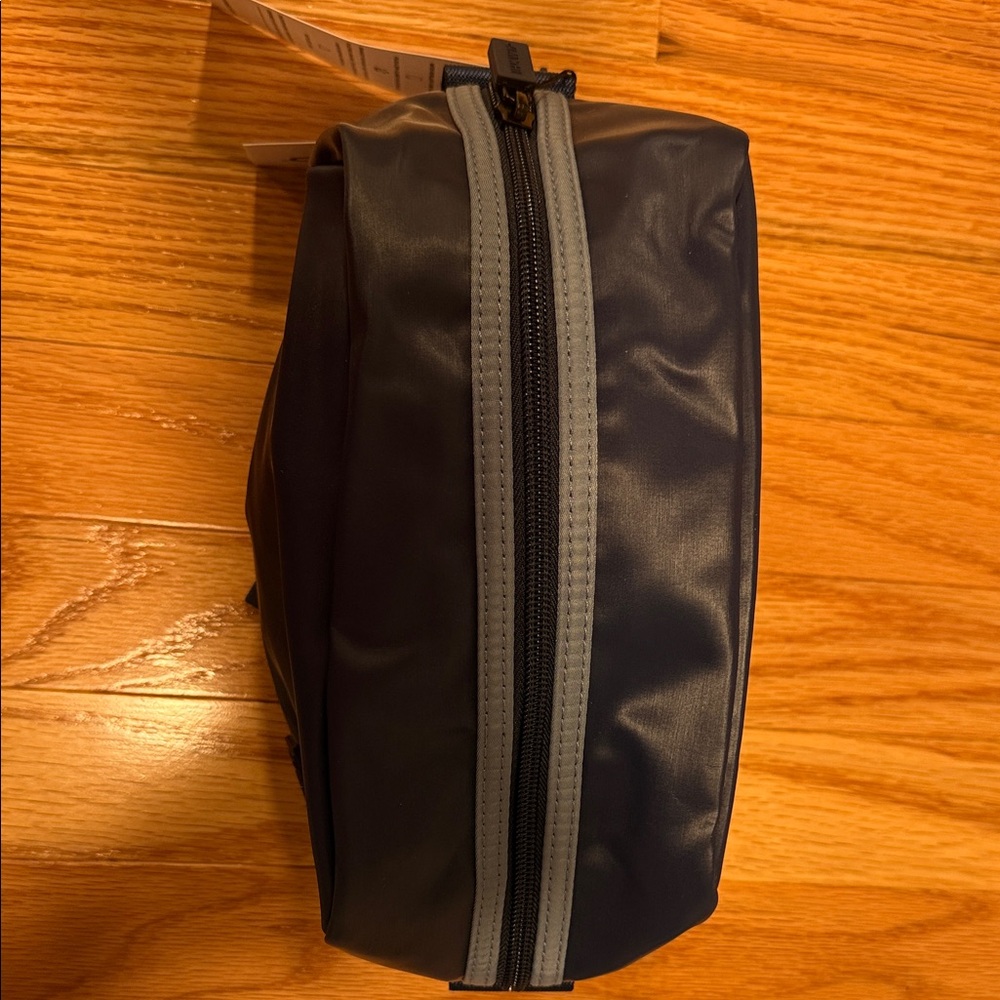 IHKWIP Navy Nylon Collapsible Toiletry Bag  for Men water repellent brand new - Picture 2 of 10